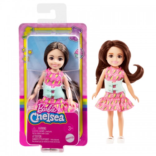 Mattel Barbie Chelsea & Φίλοι - Κοριτσάκι Μελαχρινό Ροζ φόρεμα με ζώνη-κηδεμόνα (DWJ33/HKD90)