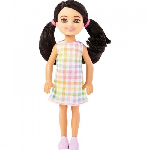 Mattel Barbie Chelsea & Φίλοι - Κοριτσάκι με μαύρα μαλλιά και Καρό Φόρεμα (DWJ33/HKD91)