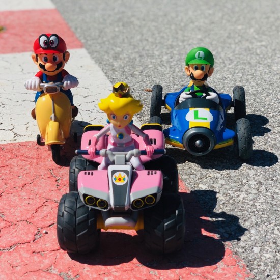 Carrera RC 2,4 Ghz Nintendo Mario Kart Mach 8,Luigi (370181067) Carrera RC 2,4 Ghz Nintendo Mario Kart Mach 8,Luigi (370181067)