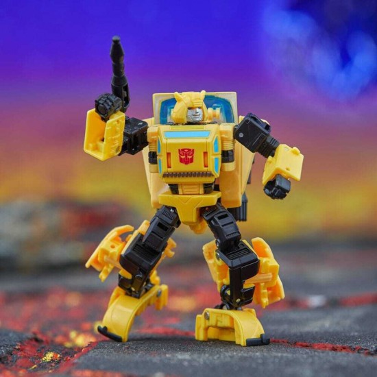 Hasbro Fans Transformers: Generation Legacy United - Origin Bumblebee Deluxe Class Action Figure (G1292)