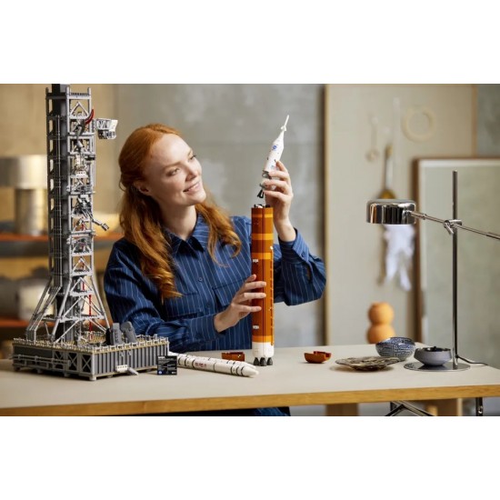 LEGO Icons Nasa Artemis Space Launch System (10341) LEGO Icons Nasa Artemis Space Launch System (10341)