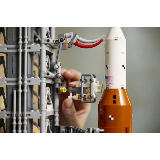 LEGO Icons Nasa Artemis Space Launch System (10341) LEGO Icons Nasa Artemis Space Launch System (10341)