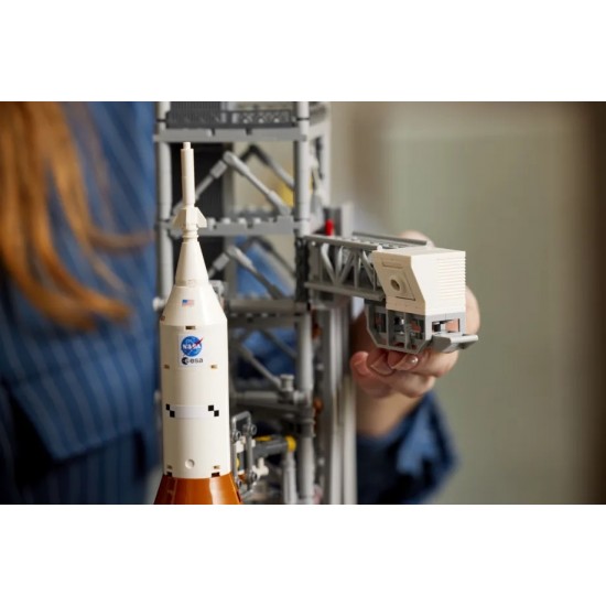 LEGO Icons Nasa Artemis Space Launch System (10341) LEGO Icons Nasa Artemis Space Launch System (10341)