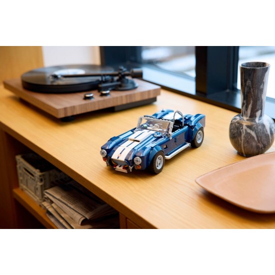 LEGO Icons Shelby Cobra 427 S/C (10357) LEGO Icons Shelby Cobra 427 S/C (10357)