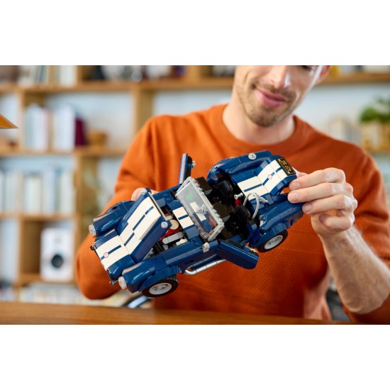 LEGO Icons Shelby Cobra 427 S/C (10357) LEGO Icons Shelby Cobra 427 S/C (10357)