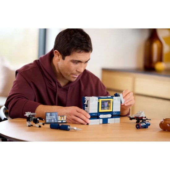LEGO Icons Transformers Soundwave (10358)