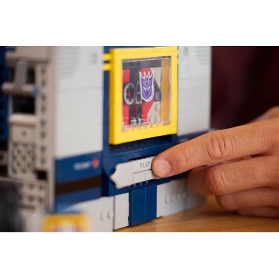 LEGO Icons Transformers Soundwave (10358)