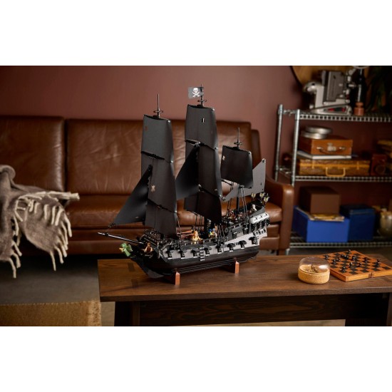 Lego Icons Captain Jack Sparrow's Pirate Ship (10365) Lego Icons Captain Jack Sparrow's Pirate Ship (10365)