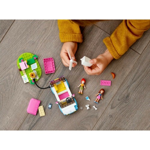 LEGO Friends Olivia's Electric Car (41443) LEGO Friends Olivia's Electric Car (41443)