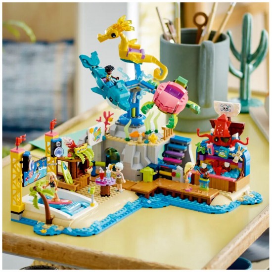 LEGO Friends Beach Amusement Park (41737) LEGO Friends Beach Amusement Park (41737)