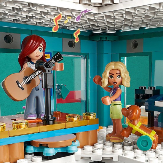 LEGO Friends Heartlike City Community Center (41748)