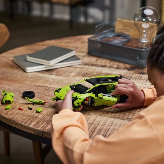 LEGO Technic Lamborghini huracan Tecnica (42161)