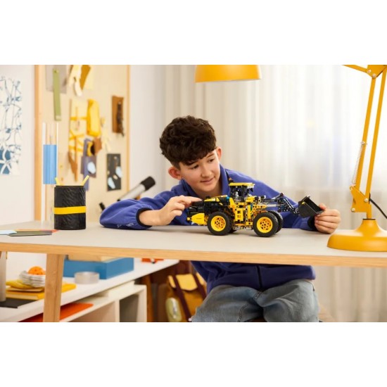 LEGO Technic Volvo L120 Electric Wheel Loader (42209)