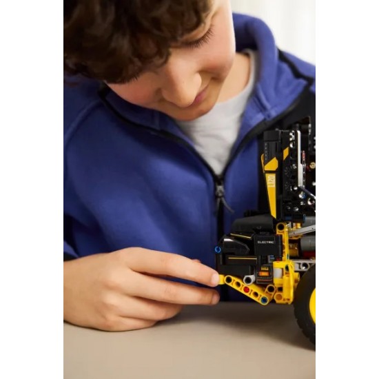 LEGO Technic Volvo L120 Electric Wheel Loader (42209)