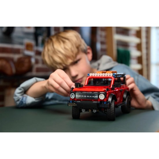Lego Technic Ford Bronco SUV(42213)