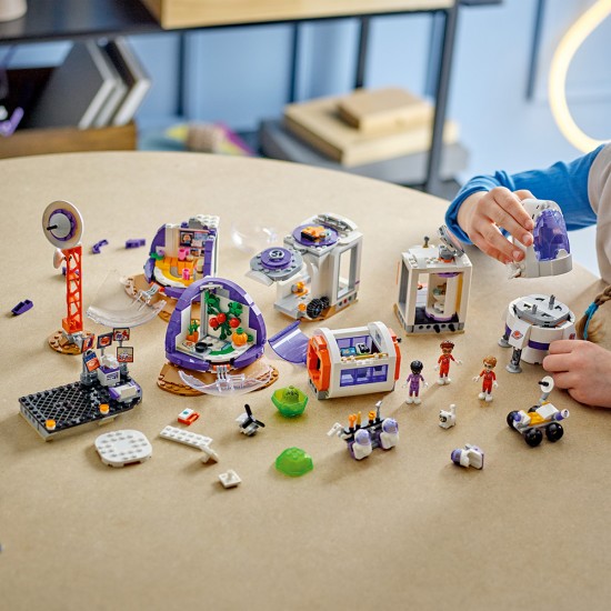 LEGO Friends Mars Space Base and Rocket (42605) LEGO Friends Mars Space Base and Rocket (42605)