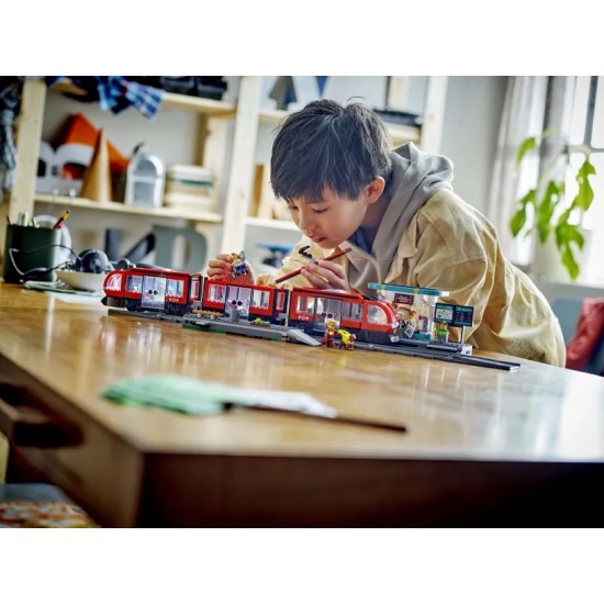 LEGO City Downtown Streetcar & Station (60423)