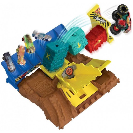 Mattel Hot Wheels Monster Trucks: Arena Smashers - Car Jump Challenge Playset (HNB94/HNB92)