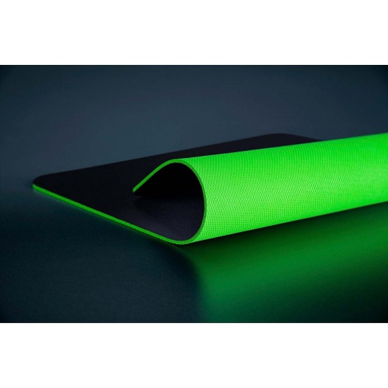 Razer Gigantus V2, gaming mouse pad (black, XXXL) (RZ02-03330500-R3M1) Razer Gigantus V2, gaming mouse pad (black, XXXL) (RZ02-03330500-R3M1)