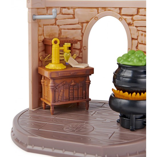 Spin Master Wizarding World Harry Potter Magical Minis Potions Classroom Harry (6061847)